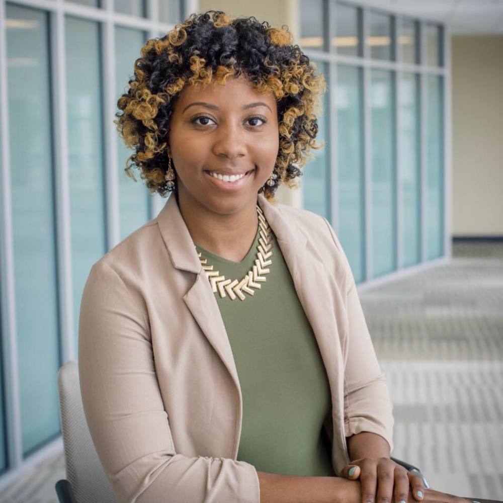 Meet your Posher, Alexcis